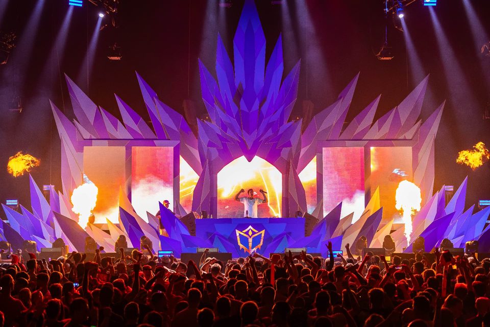 Crystal main stage with fire cannons and confetti